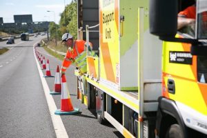 Generic_roads_Highways-England_motorway-roads-safety-infrastructure-worker-1_660-300x200.jpg